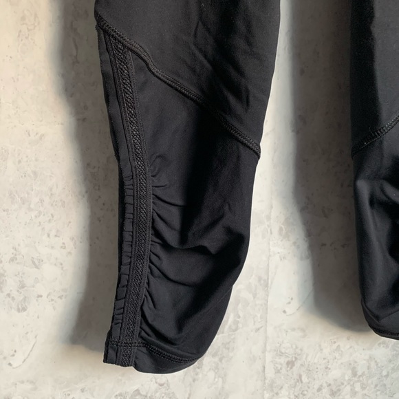 Lululemon Run for Your Life Crop Leggings Black 2 - Picture 4 of 9